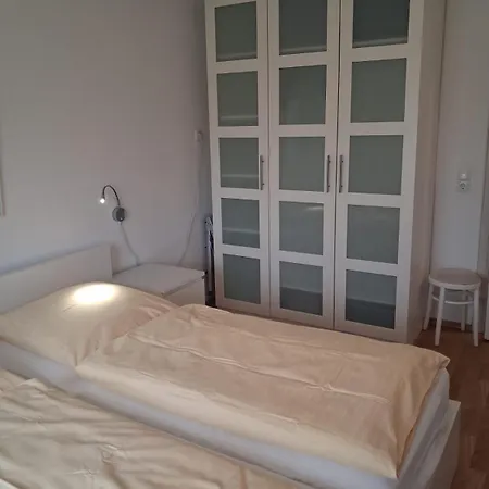 Lornsenhof App 14 *